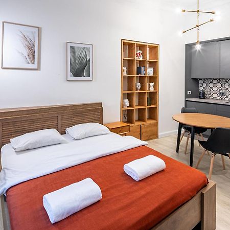 Apartamenty On Knyazya Romana Lviv Extérieur photo