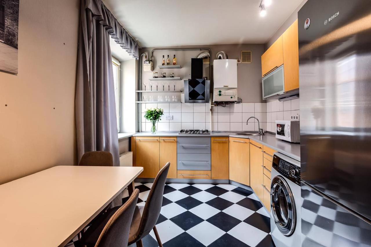 Apartamenty On Knyazya Romana Lviv Extérieur photo