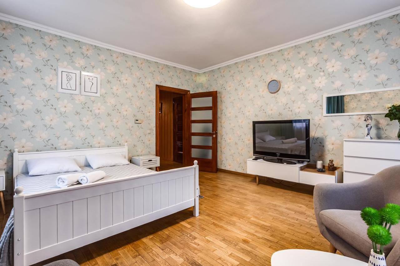 Apartamenty On Knyazya Romana Lviv Extérieur photo