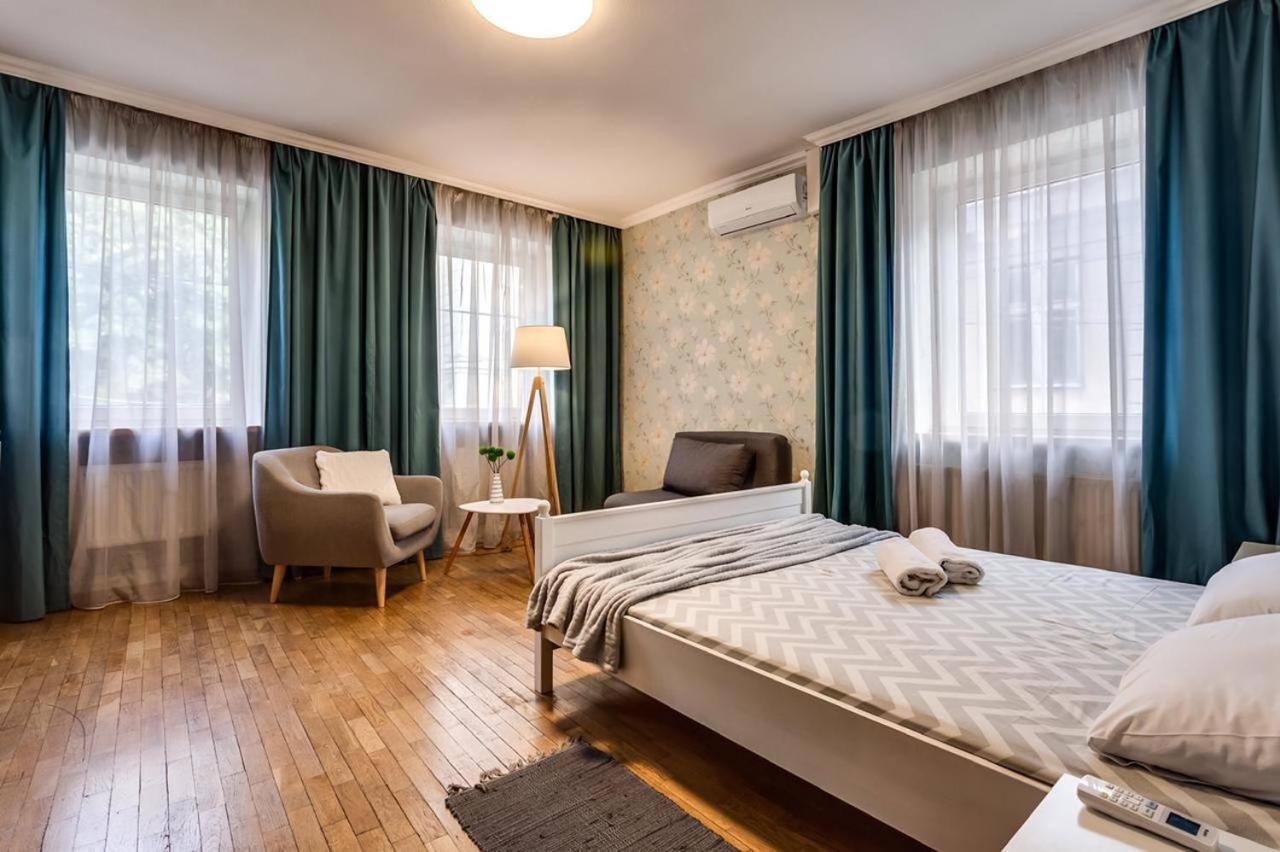 Apartamenty On Knyazya Romana Lviv Extérieur photo