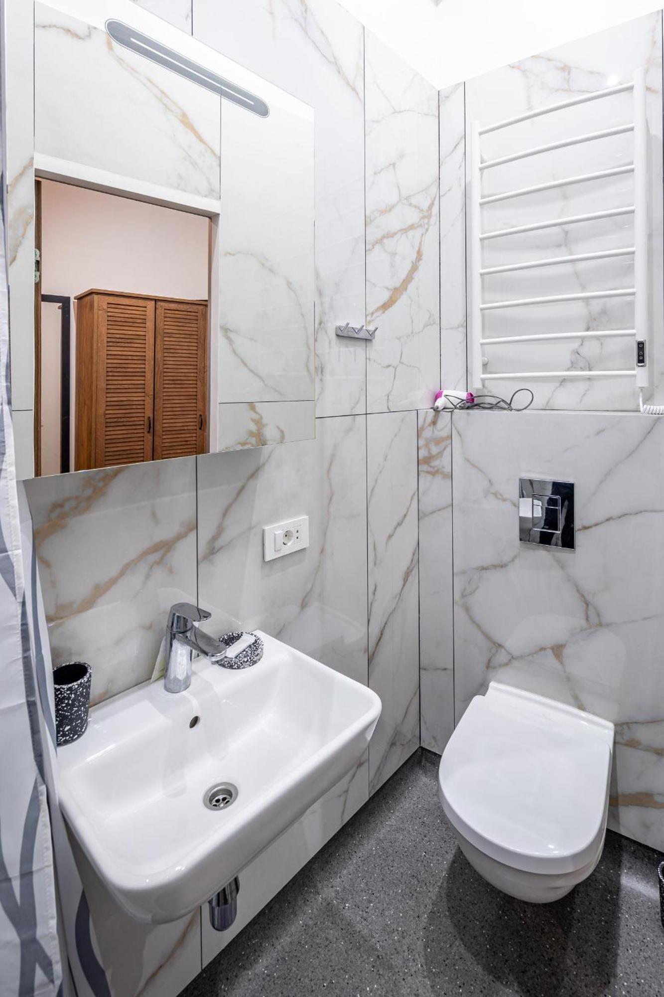 Apartamenty On Knyazya Romana Lviv Extérieur photo
