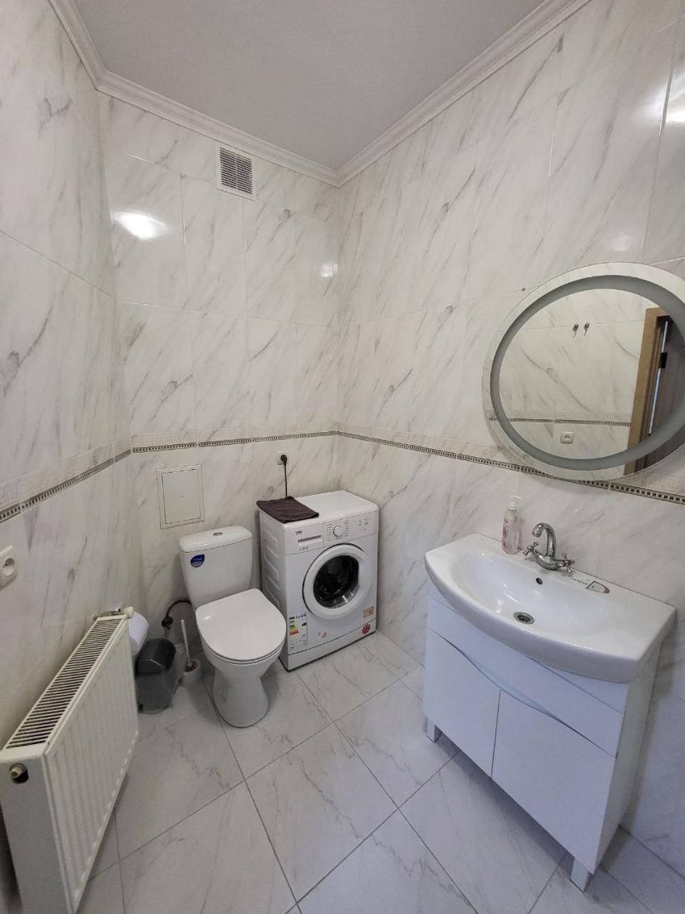 Apartamenty On Knyazya Romana Lviv Extérieur photo